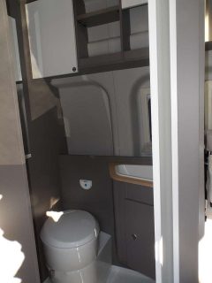 Ford Sonstige Innovan 590