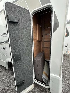 Weinsberg Sonstige X- Cursion Van 500 LT EDITON [PEPPER] Sonderpreis € 79.999,- , Listenpreis € 111.294,- , Exportpreis € 50000,-